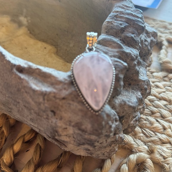 LARGE STERLING SILVER PENDANT WITH ROSE QUART - Picture 3 of 9